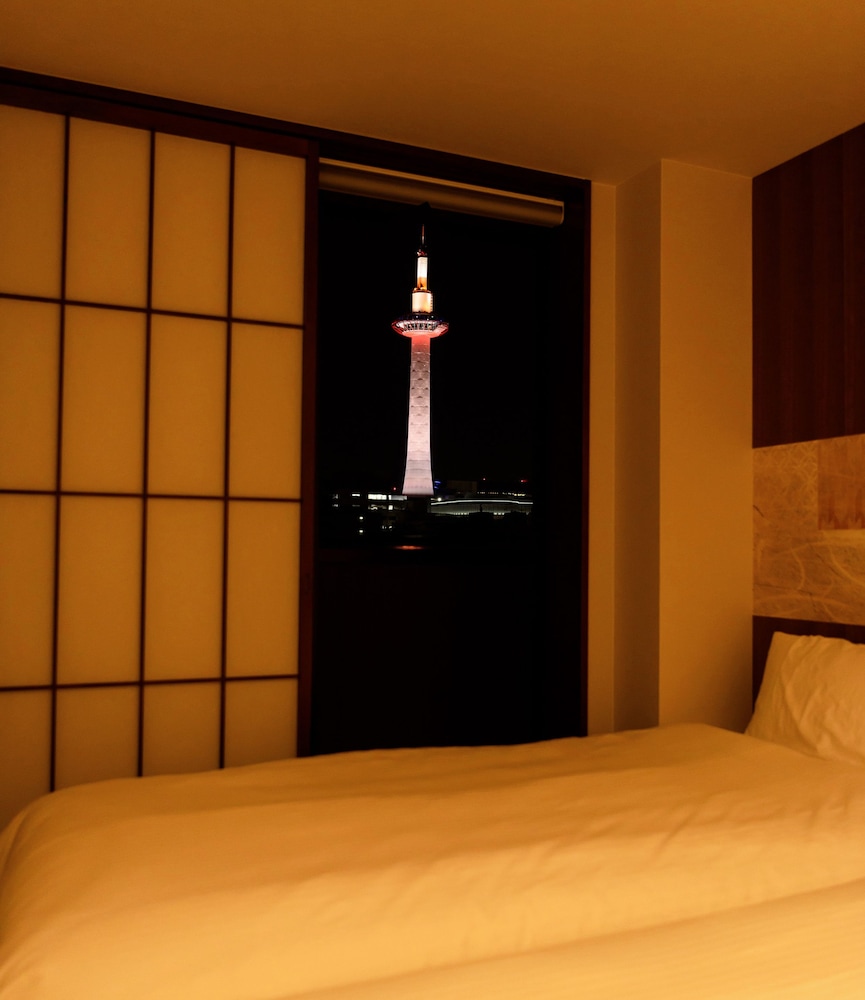 プレミアムツインルーム 京都タワービュー | IRORI 京都駅東本願寺前