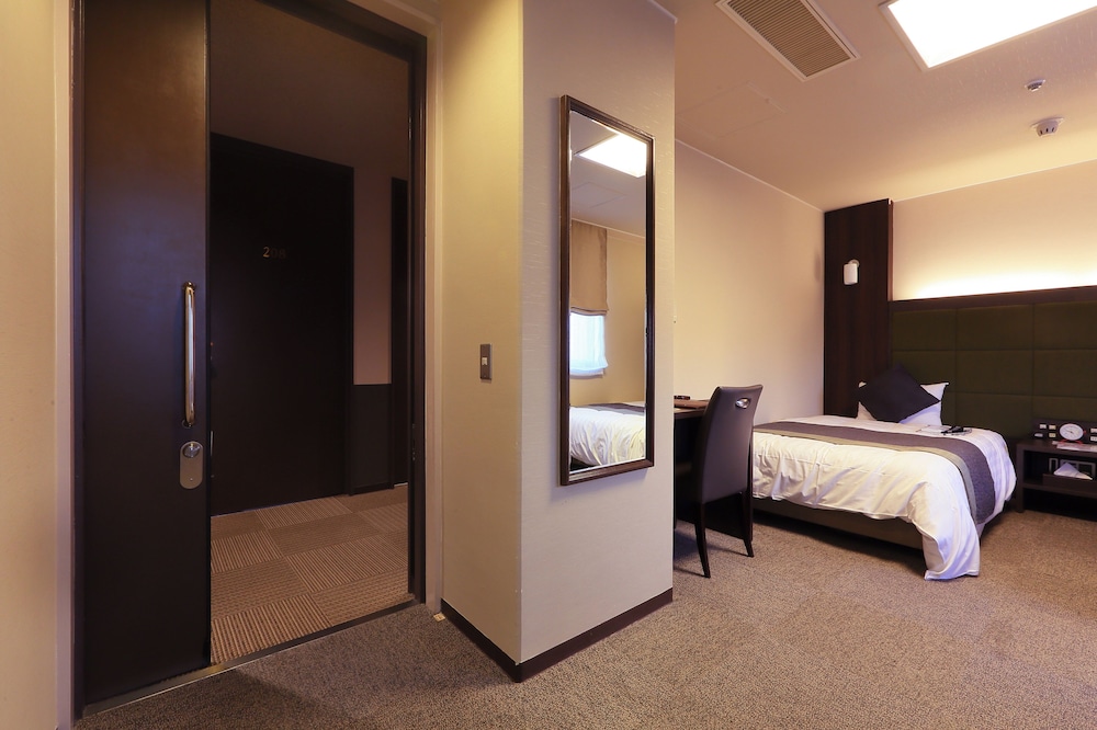 ユニバーサル ツインルーム 禁煙（バリアフリー ） 客室2 | ホテル ビナリオ嵯峨嵐山