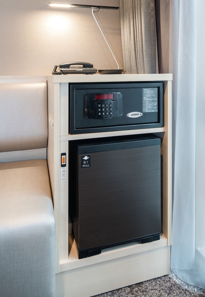 ベーシックダブル 喫煙可 シャワー & バスタブ付き 客室4 | DEL style 福岡西中洲 by Daiwa Roynet Hotel