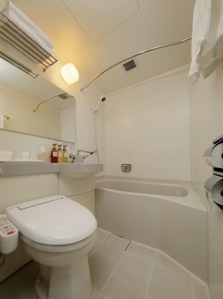 ダブルルーム 禁煙 バスルーム1 | 京王プレッソイン大手町