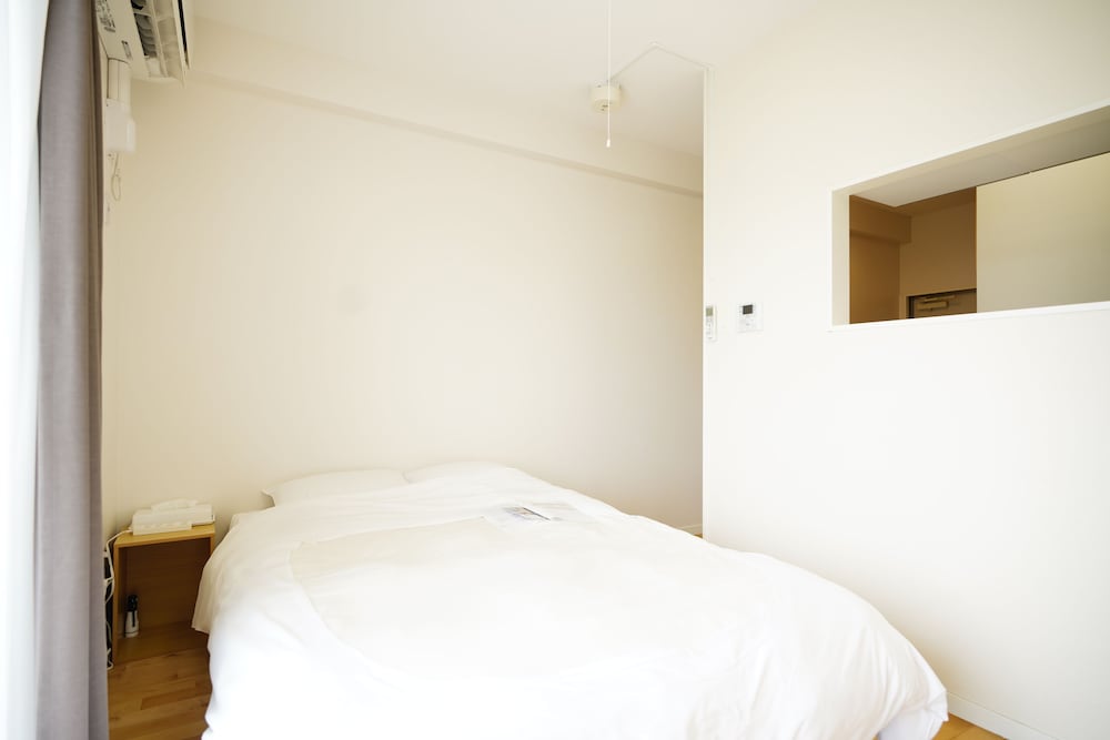 ベーシック ダブルルーム 客室1 | コンドミニアム GOLF GOLF 壺屋