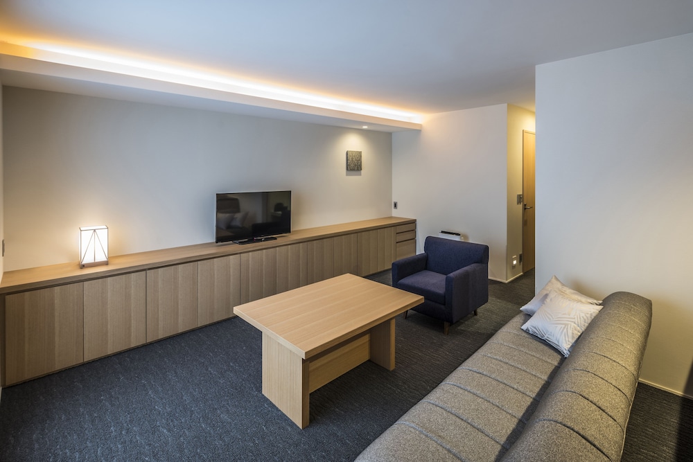 ツインベッドスイートルーム キチネット付き 客室2 | トモヤレジデンスホテル京都 二条高倉