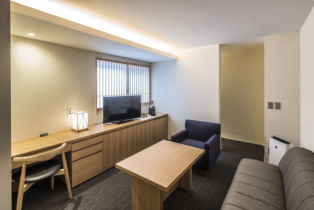 デラックスダブルルーム リビング付き | トモヤレジデンスホテル京都 二条高倉