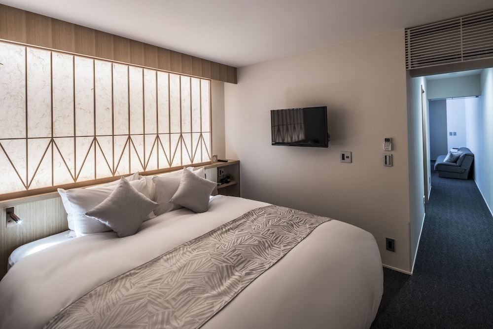 デラックスダブルルーム リビング付き 客室1 | トモヤレジデンスホテル京都 二条高倉