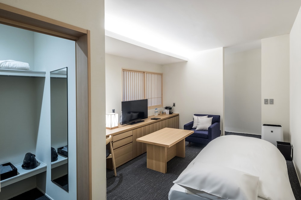 デラックスダブルルーム リビング付き 客室0 | トモヤレジデンスホテル京都 二条高倉