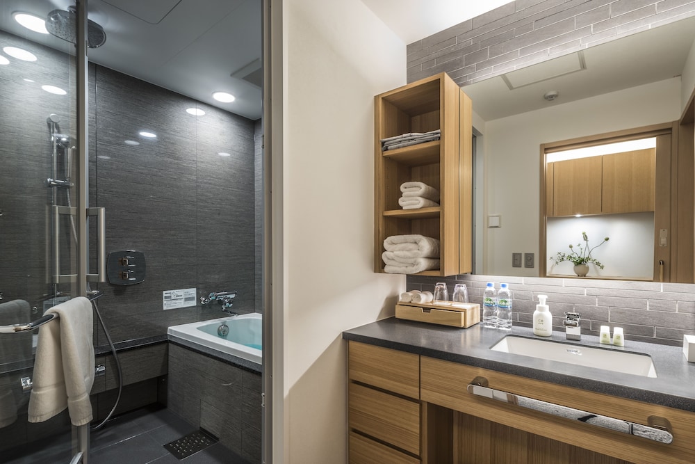 デラックスツインルーム リビング付き バスルーム0 | トモヤレジデンスホテル京都 二条高倉