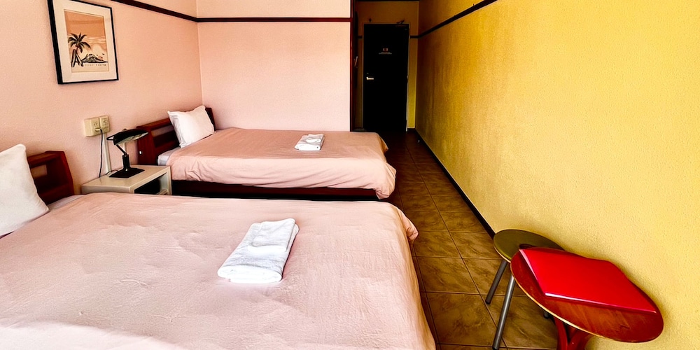 ツインルーム [ユニットバス付 禁煙] 客室8 | るらりや