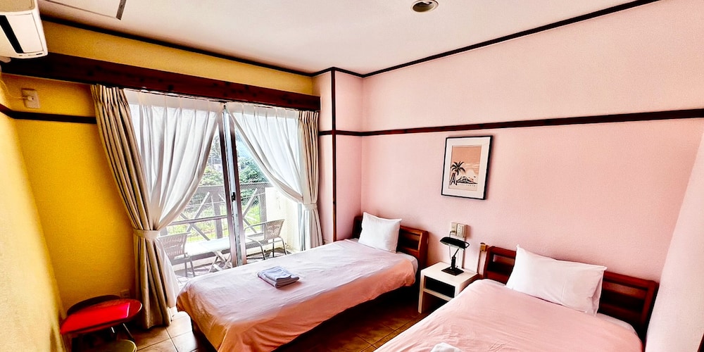 ツインルーム [ユニットバス付 禁煙] 客室7 | るらりや