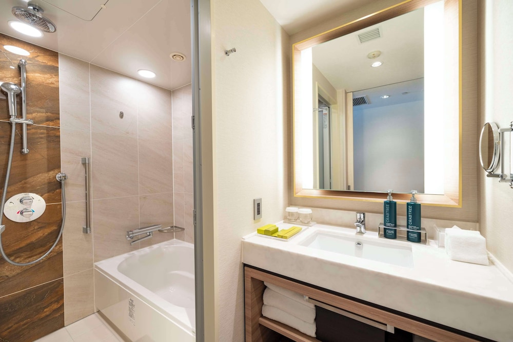 ゲストルーム(ツインベッド) 客室3 | ダブルツリーbyヒルトン沖縄北谷リゾート