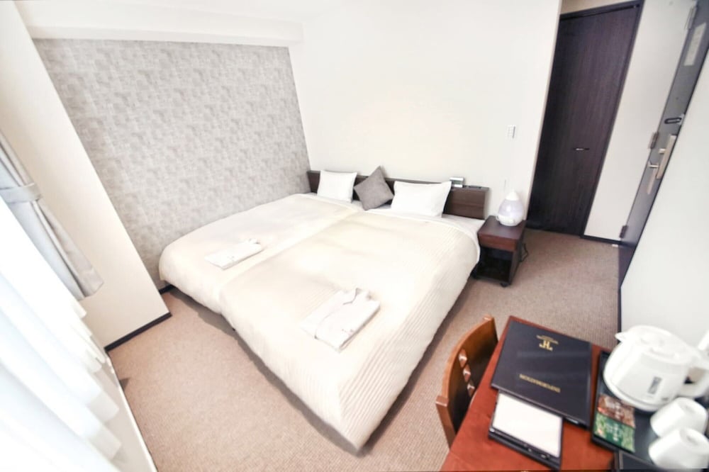 プレミアム ツインルーム 禁煙 客室2 | 東方ホテル