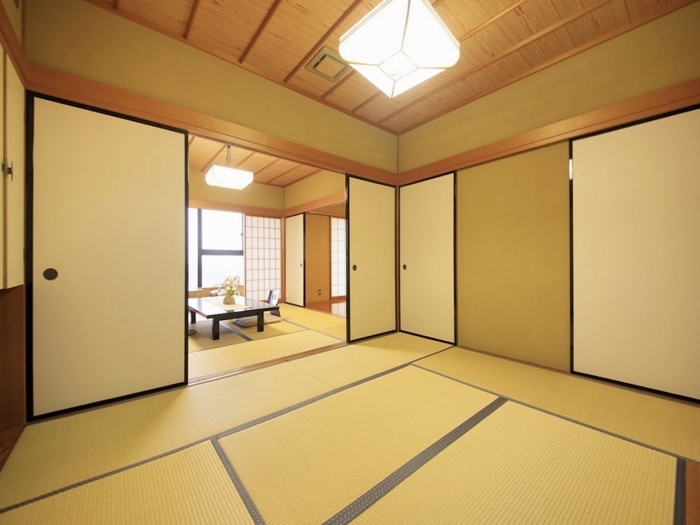 次の間付き和室 客室1 | 皆生風雅