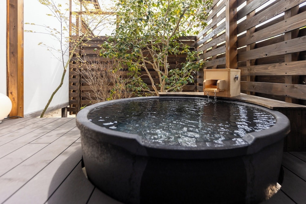 スーペリア ルーム ベッド (複数台) 禁煙 スパ浴槽 | 皆生風雅