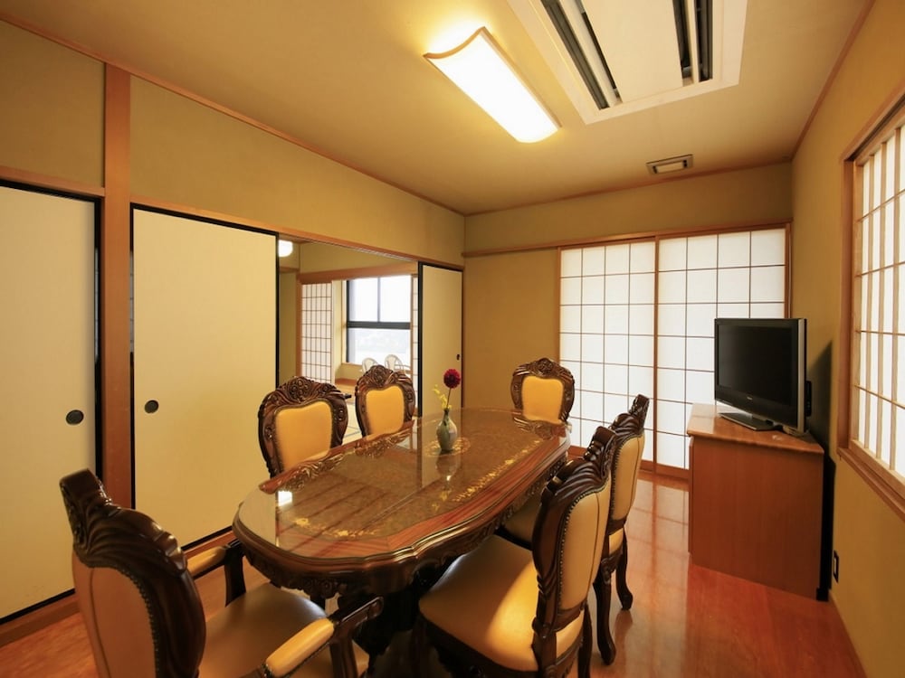 次の間付き和室 客室3 | 皆生風雅