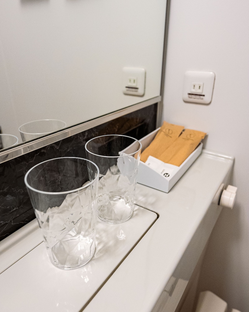 スタンダード ルーム ダブルベッド 1 台 客室3 | イビス バジェット 大阪 梅田