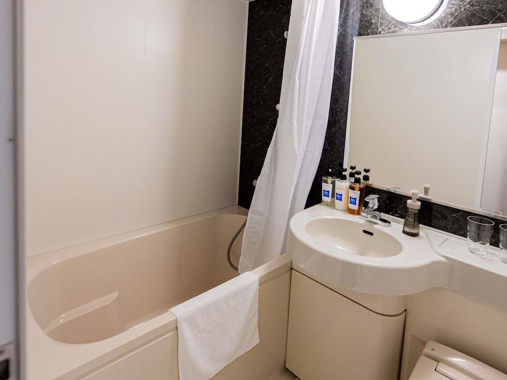 スタンダード ルーム ダブルベッド 1 台 客室7 | イビス バジェット 大阪 梅田