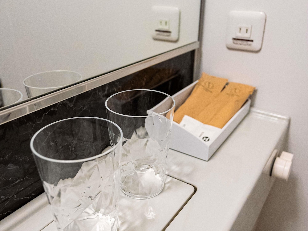 スタンダード ルーム ダブルベッド 1 台 客室6 | イビス バジェット 大阪 梅田