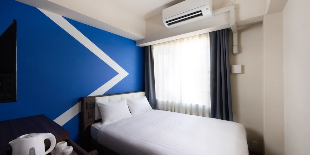 スタンダード ルーム ダブルベッド 1 台 客室2 | イビス バジェット 大阪 梅田