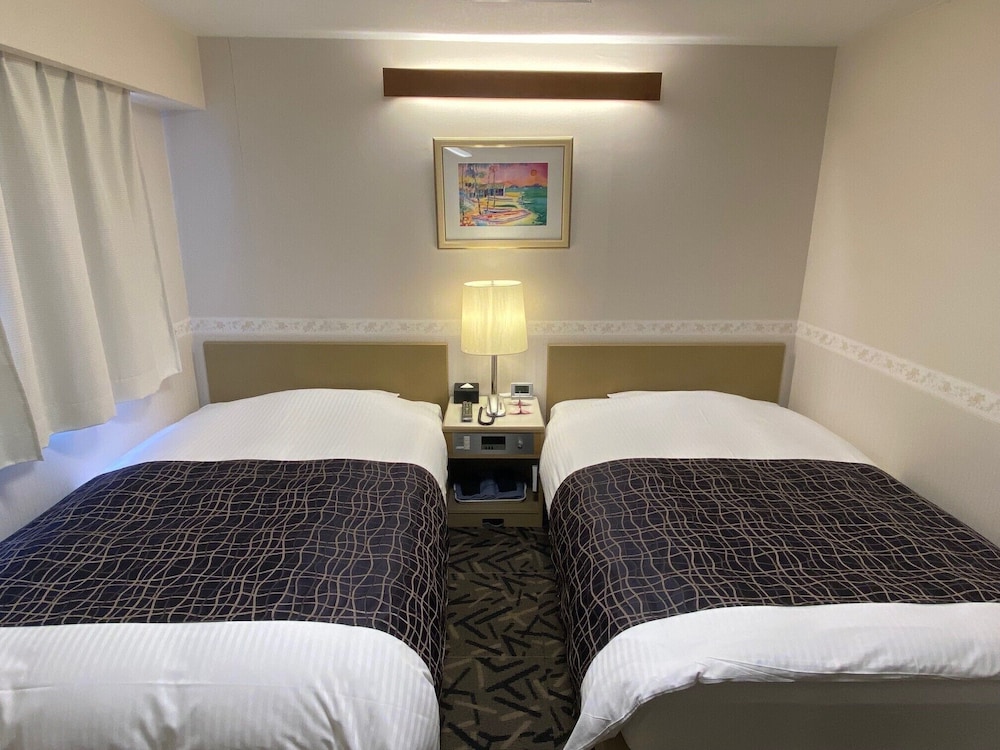 ツインルーム 2 ベッドルーム 禁煙 | アパホテル 伊勢原駅前