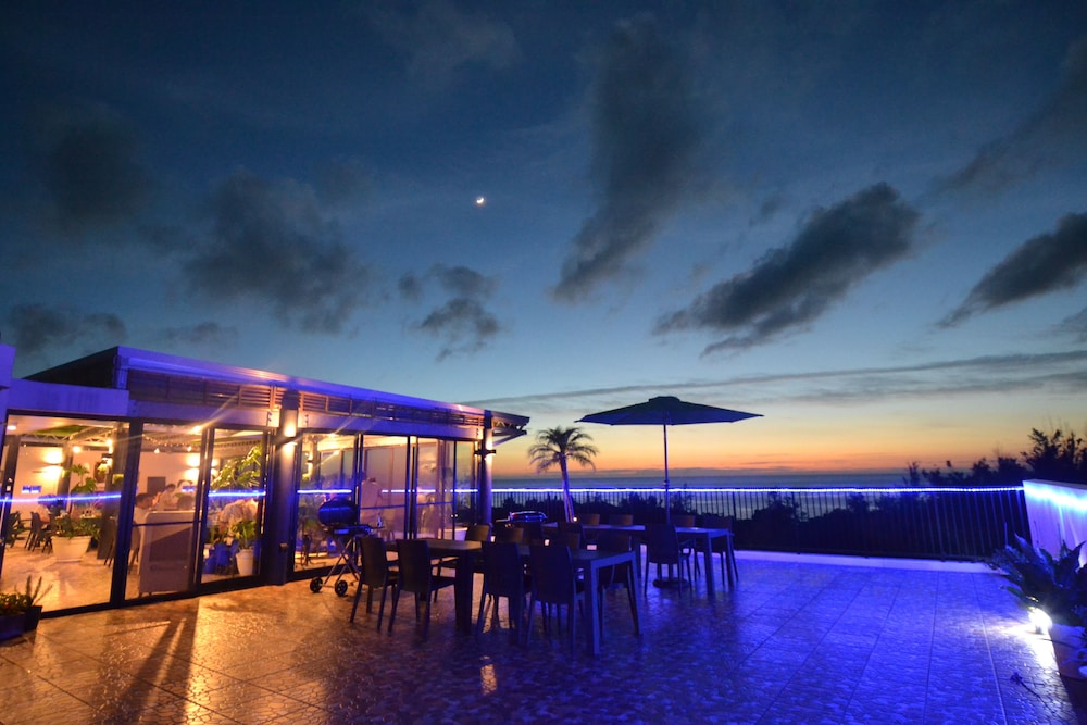 レストラン1 | ザ・ペリドット スマートホテル タンチャワード