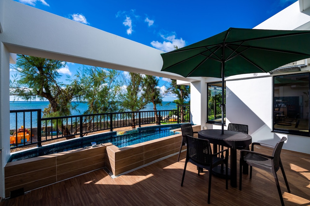 ヴィラスペシャルルーム キッチン付き オーシャン ビュー ビーチ / オーシャン ビュー1 | ザ・ペリドット スマートホテル タンチャワード