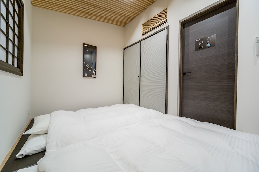 客室1 | RESI STAY 八坂庵