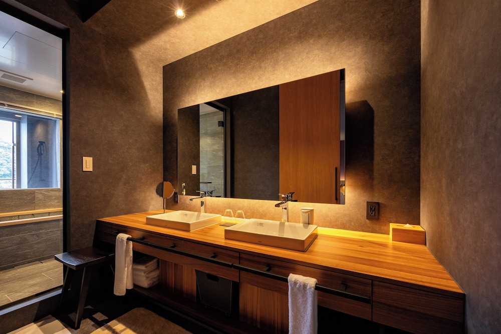 デラックス 4 人部屋 客室5 | うらり武雄 GARDEN TERRACE SPA RESORTS