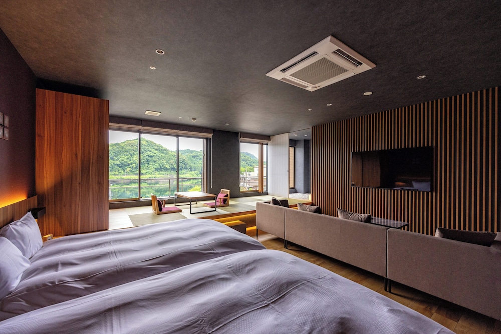 デラックス 4 人部屋 客室6 | うらり武雄 GARDEN TERRACE SPA RESORTS