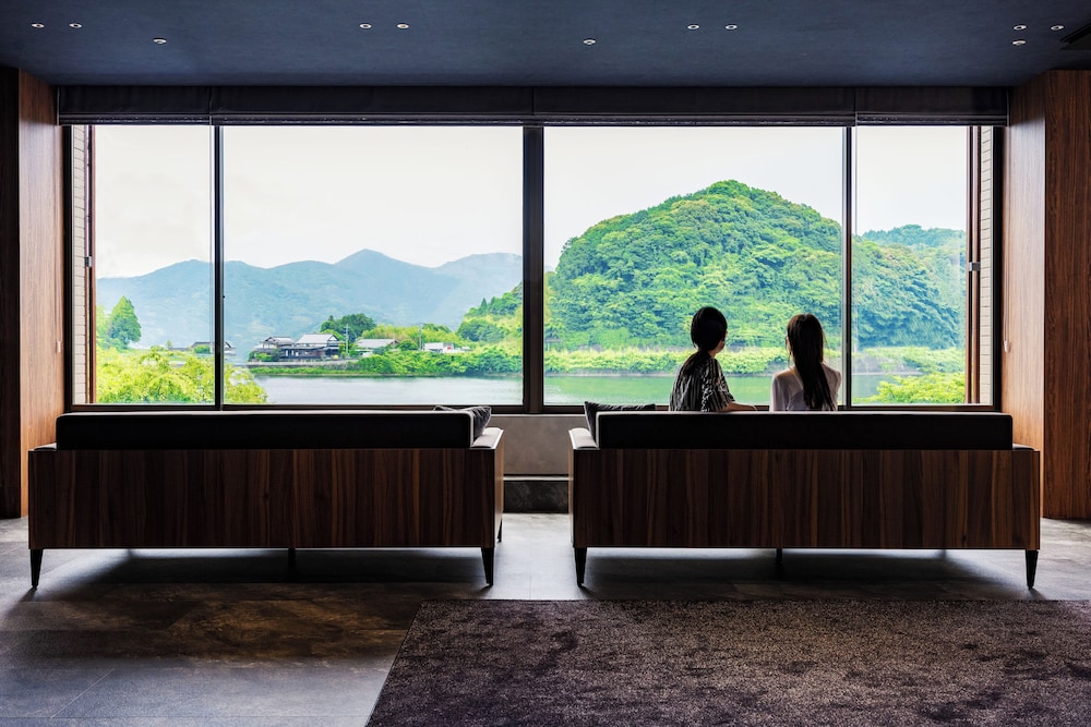 ロビーラウンジ1 | うらり武雄 GARDEN TERRACE SPA RESORTS ロビーラウンジ1 | うらり武雄 GARDEN TERRACE SPA RESORTS