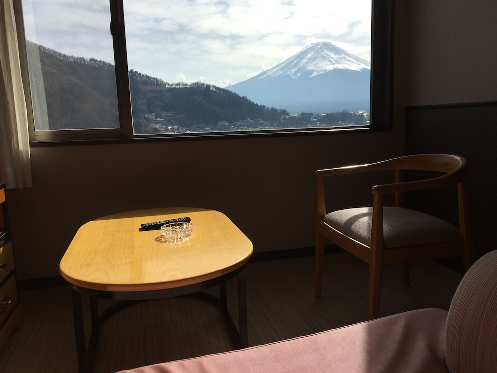 スタンダード ツインルーム 2 ベッドルーム 禁煙 部屋からの景観1 | 富ノ湖ホテル