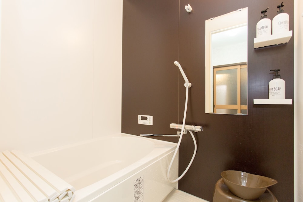 一棟貸し (2-7名用) バスルーム0 | ゲストハウス 京洛や 金閣寺