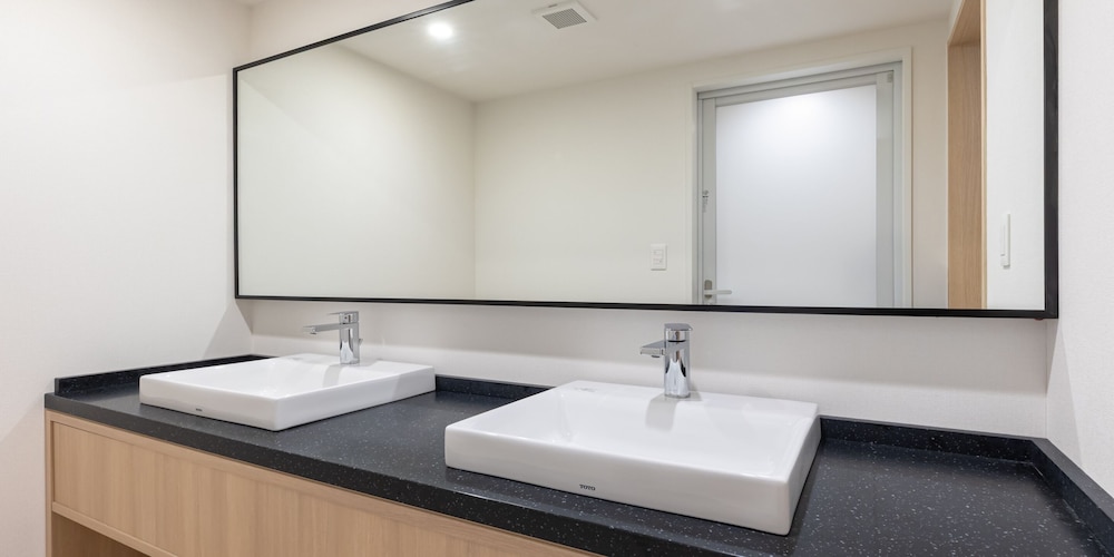 デラックスファミリー（バス付）禁煙 客室2 | 亀の井ホテル 九十九里