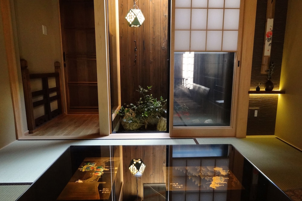 町屋 一棟貸し 客室1 | 京町家　ゑびす
