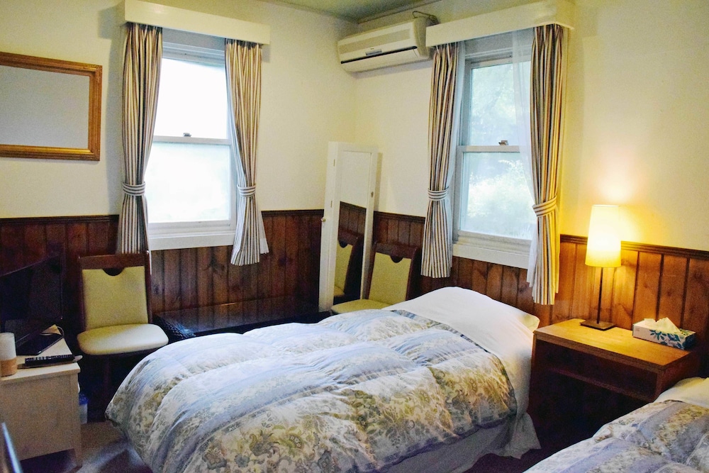 客室1 | ペンション飛遊人