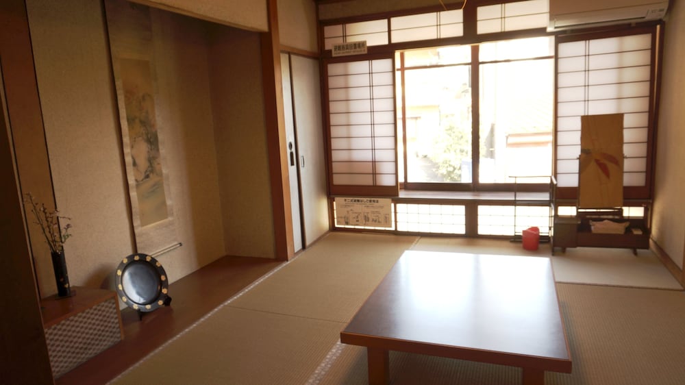 客室1 | ゲストハウス城崎若代 - 女性専用