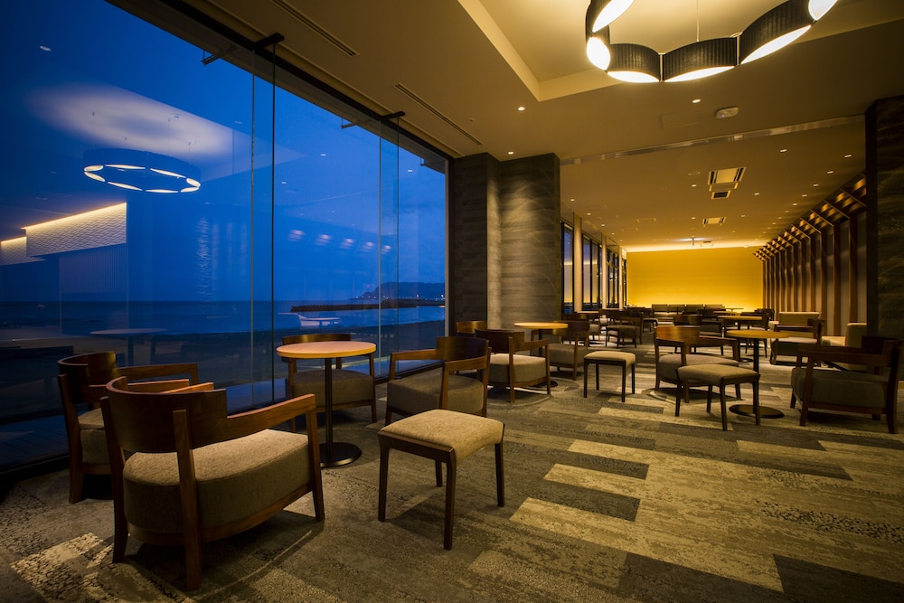 ロビーラウンジ1 | 湯の川プリンスホテル渚亭