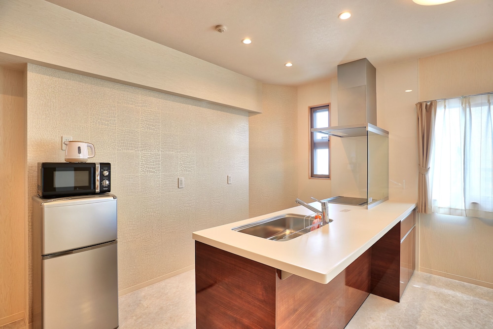 ファミリー ルーム 3 ベッドルーム 専用簡易キッチン1 | マンゴーリゾート沖縄北谷