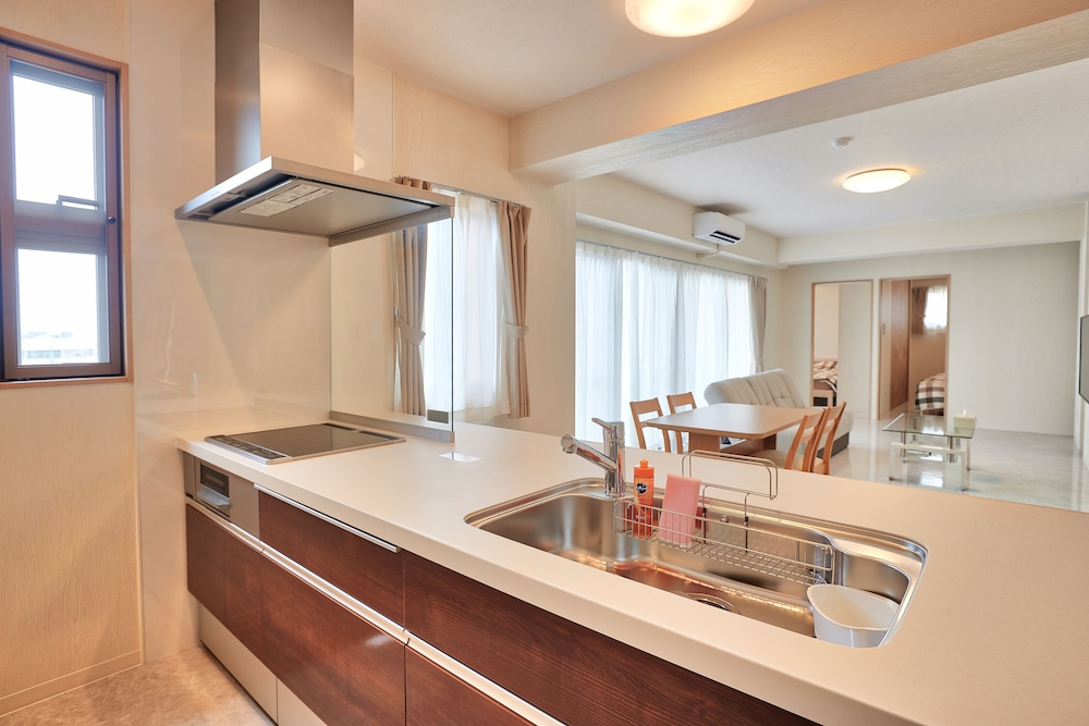 ファミリー ルーム 3 ベッドルーム 専用簡易キッチン2 | マンゴーリゾート沖縄北谷