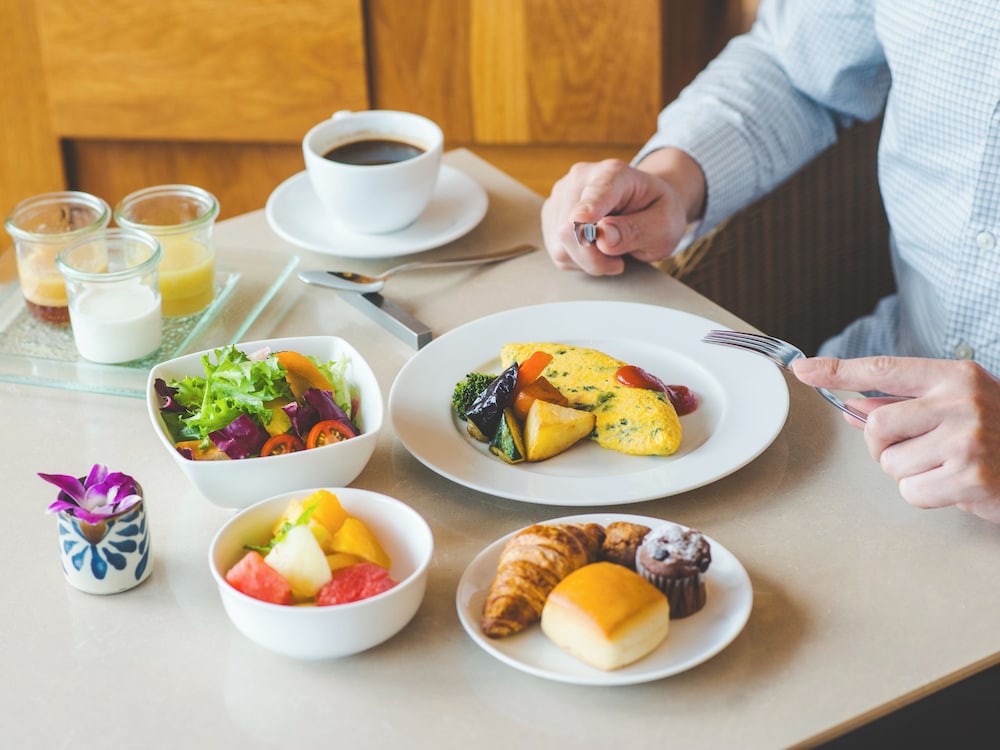 クラブ ルーム シングルベッド 2 台 オーシャンビュー エグゼクティブ ラウンジ4 | ハイアット リージェンシー 瀬良垣アイランド 沖縄