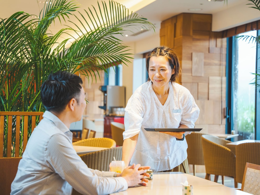 クラブ ルーム シングルベッド 2 台 オーシャンビュー エグゼクティブ ラウンジ5 | ハイアット リージェンシー 瀬良垣アイランド 沖縄