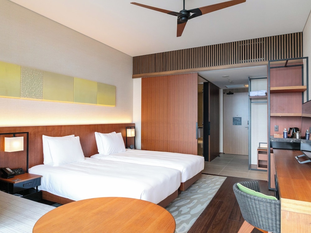 ルーム シングルベッド 2 台 客室1 | ハイアット リージェンシー 瀬良垣アイランド 沖縄