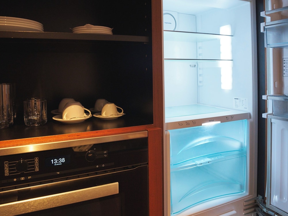 スイート シングルベッド 2 台 オーシャンビュー コーナー 専用キッチン1 | ハイアット リージェンシー 瀬良垣アイランド 沖縄