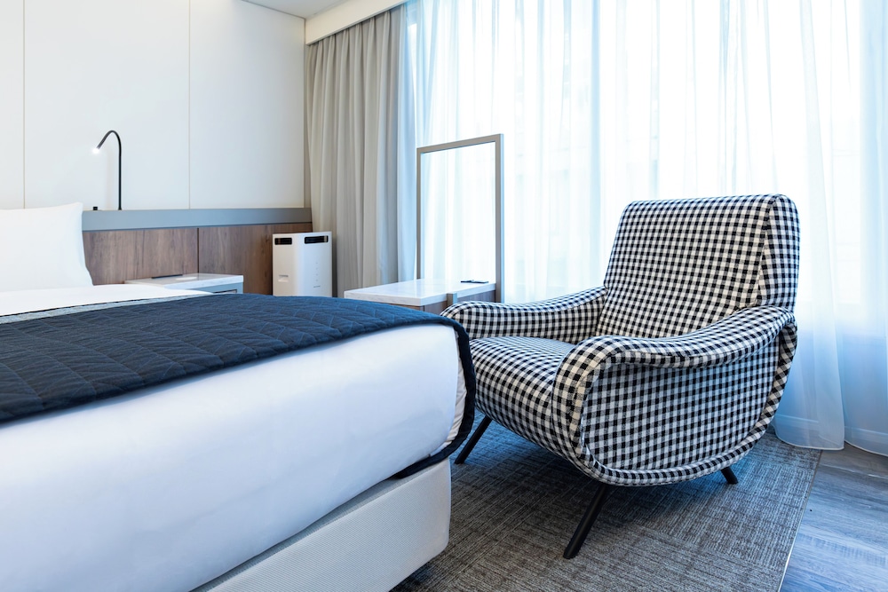 デラックス ツインルーム ダブルベッド 2 台 禁煙 客室5 | ホテルザフラッグ心斎橋