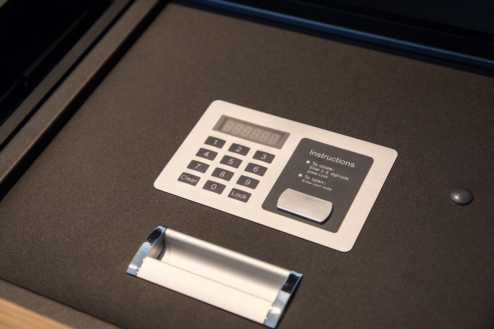 スタンダード ツインルーム シングルベッド 2 台 禁煙 セーフティボックス0 | ホテルザフラッグ心斎橋