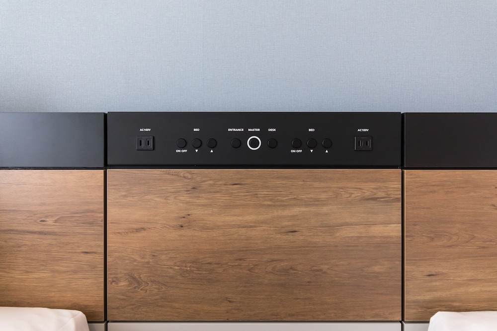 スタンダード ツインルーム シングルベッド 2 台 禁煙 客室2 | ホテルザフラッグ心斎橋