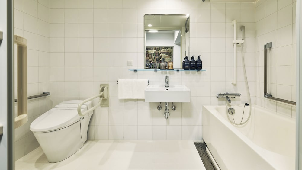 スタンダード ルーム ダブルベッド 1 台 バリアフリー 客室6 | ガーナーホテル 大阪本町駅 by IHG