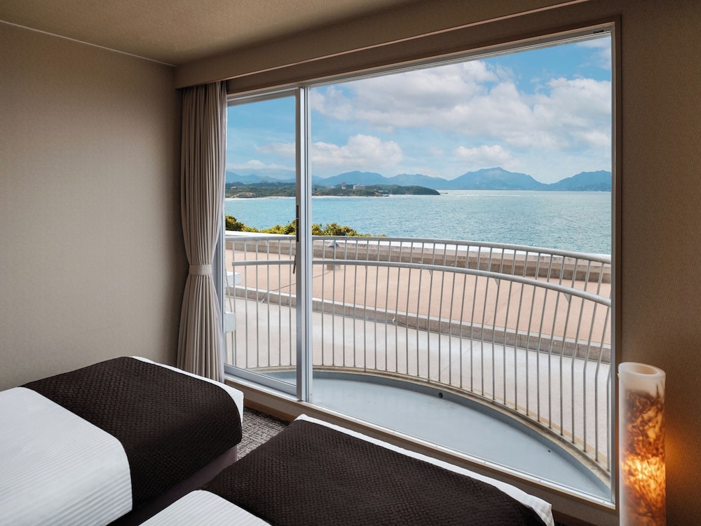 [オーシャンビュー] ツインルーム(バス付)(禁煙) | 亀の井ホテル 玄界灘