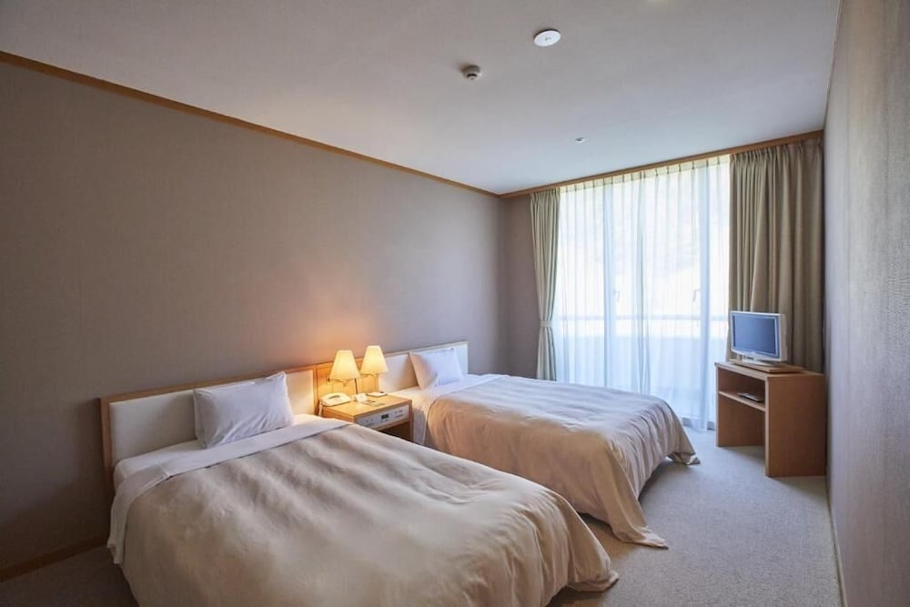 ツインルーム (禁煙) | 鴨川カントリーホテル