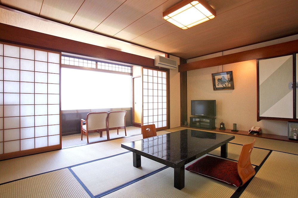 海一望客室（和室 3～4F） | 季粋の宿 紋屋