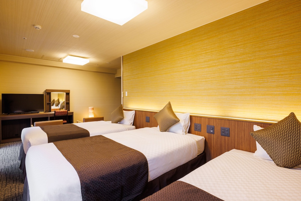 トリプルルーム (親子ベッド付)(シャワーブース付) 禁煙 | 亀の井ホテル 大和平群