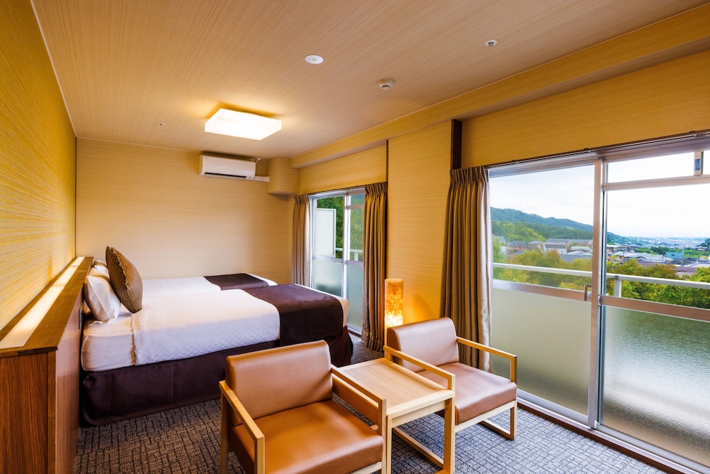 スーペリアツイン（シャワーブース付）禁煙 | 亀の井ホテル 大和平群